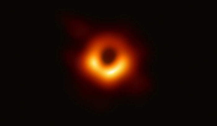 black hole by EHT