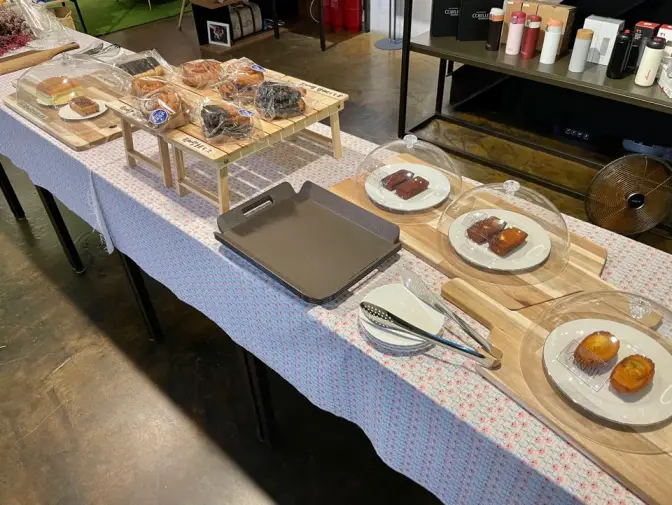 울산 중구 옥교동 넓고 조용한 밀크티 맛집 카페 사브낫바네아