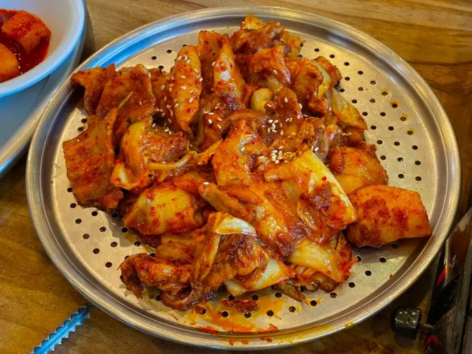 울산 북구 진장동 종가집 통돼지김치찌개 왕순두부 두루치기 맛집