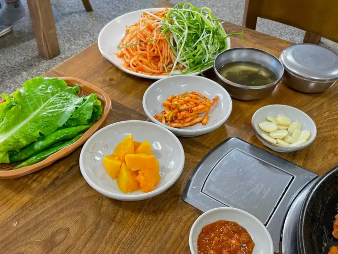 제주도 서귀포시 중문동 틈새식당 흑돼지 두루치기 맛집